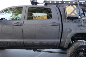Toyota Tundra CrewMax 4x4 Zombie Apocalypse 2013 года 